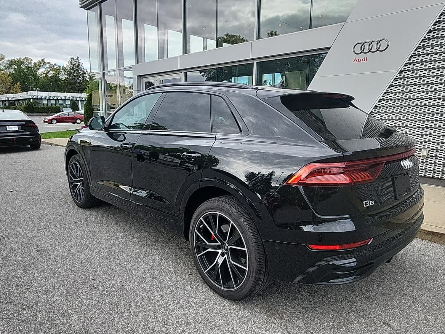 Used 2023 Audi Q8 Premium Plus AWD/4WD image 3