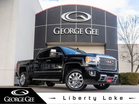 Used 2019 GMC Sierra 2500 Denali w/ Duramax Plus Package image 1