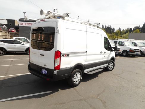 Used 2017 Ford Transit 250 130 Medium Roof RWD image 9