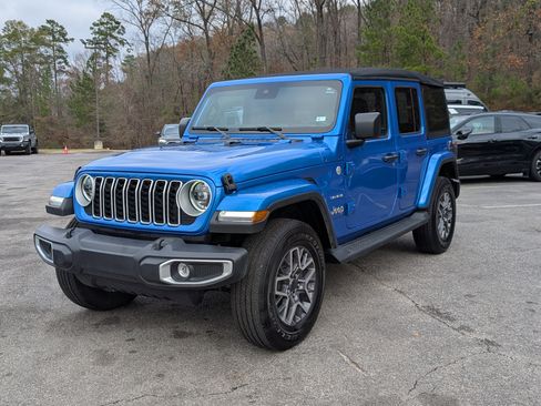 Used 2024 Jeep Wrangler Sahara w/ Safety Group image 5