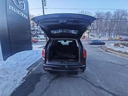 Used 2021 GMC Acadia SLE w/ Driver Convenience Package image 15