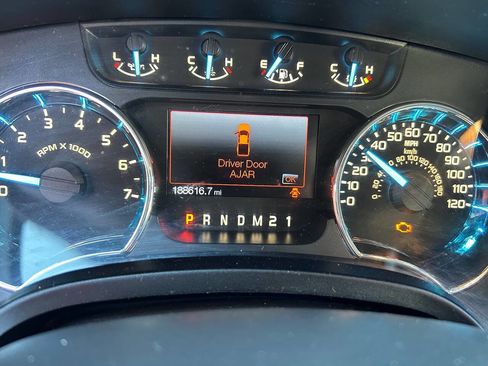 Used 2012 Ford F150 XLT w/ XLT Chrome Pkg image 17