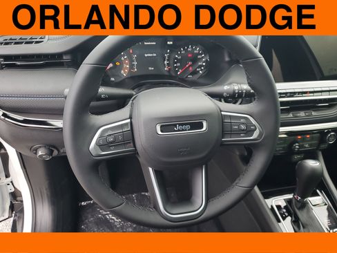 New 2026 Jeep Compass Latitude image 11