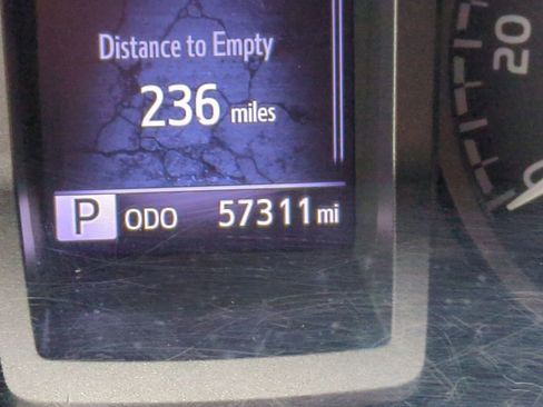 Used 2022 Toyota Tacoma TRD Off-Road image 12