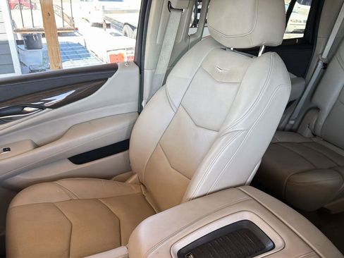 Used 2018 Cadillac Escalade Luxury w/ LPO, Radiant Package RWD image 12