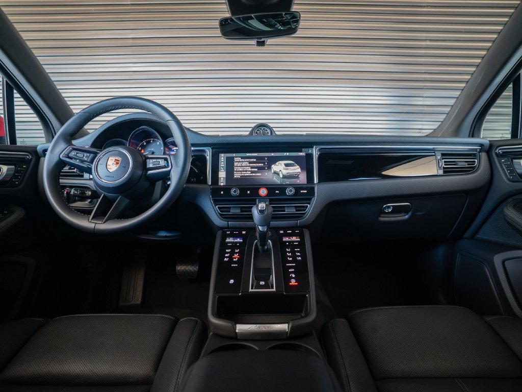 Certified 2023 Porsche Macan AWD/4WD image 24