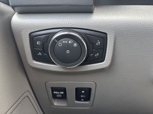 Used 2020 Ford F150 XLT w/ Equipment Group 302A Luxury AWD/4WD image 23