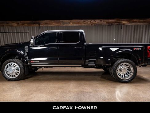 Used 2026 Ford F450 Platinum w/ FX4 Off-Road Package image 5