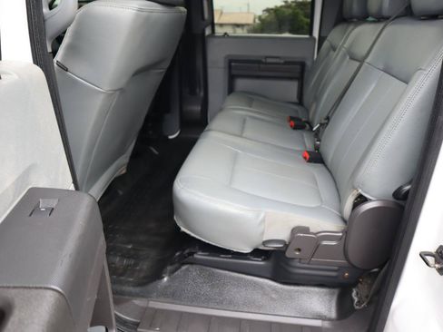 Used 2015 Ford F550 4x4 Crew Cab Super Duty image 13