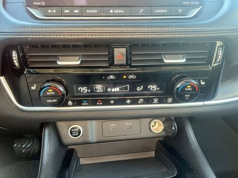 Used 2021 Nissan Rogue SL image 15