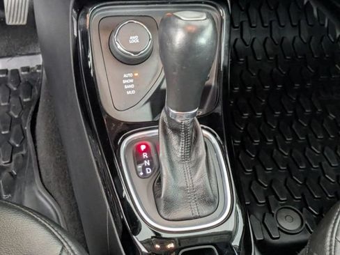 Used 2019 Jeep Compass Latitude AWD/4WD image 24