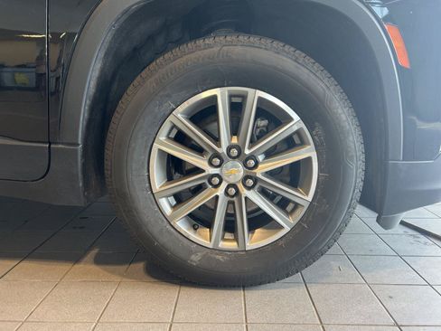 Used 2023 Chevrolet Traverse LT AWD/4WD image 11