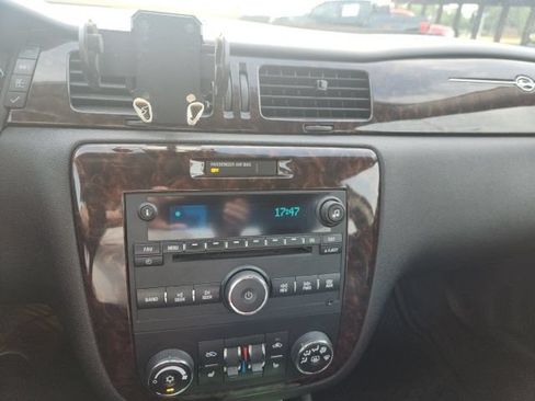 Used 2015 Chevrolet Impala LTZ FWD image 8