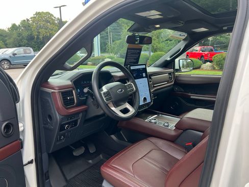 Used 2024 Ford Expedition Limited AWD/4WD image 22