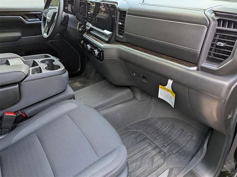 Used 2024 GMC Sierra 1500 Elevation image 18