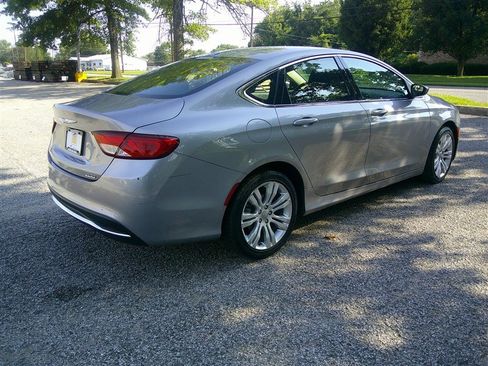 Used 2015 Chrysler 200 Limited w/ Convenience Group FWD image 5