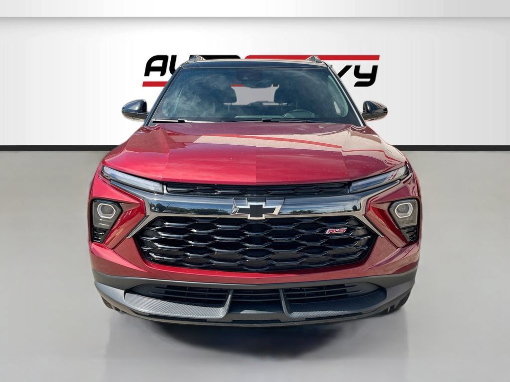 Used 2024 Chevrolet TrailBlazer RS w/ Convenience Package AWD/4WD image 2