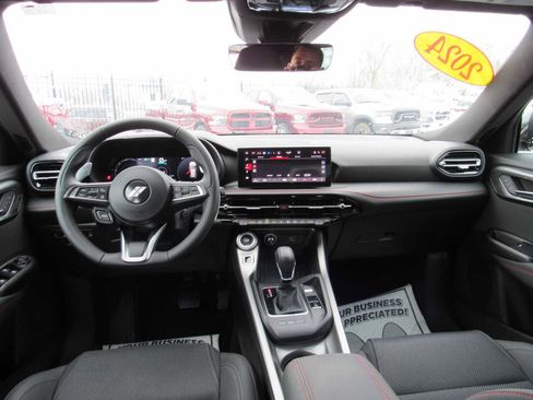 Used 2024 Dodge Hornet R/T w/ R/T Blacktop Package image 11