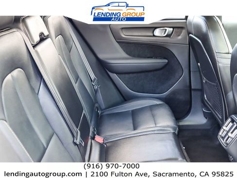 Used 2019 Volvo XC40 T5 Momentum image 14