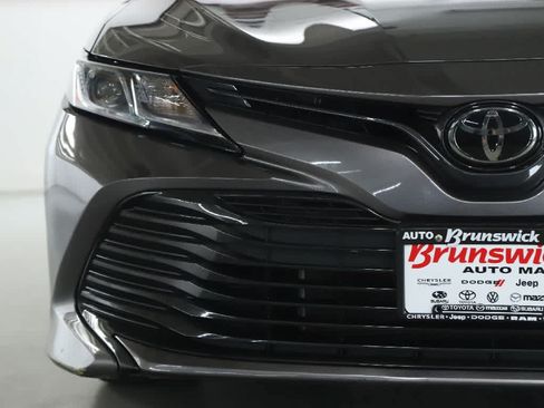 Certified 2019 Toyota Camry LE w/ Convenience Package FWD image 6