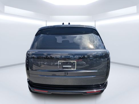 Used 2025 Land Rover Range Rover SE AWD/4WD image 4