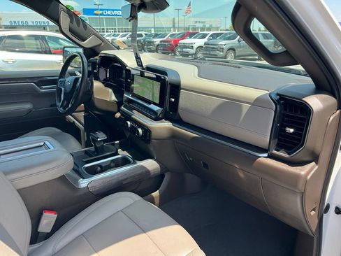 Used 2022 Chevrolet Silverado 1500 LTZ w/ LTZ Premium Package AWD/4WD image 33