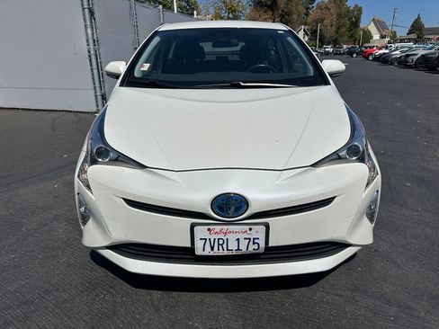 Used 2016 Toyota Prius Three Touring FWD image 7