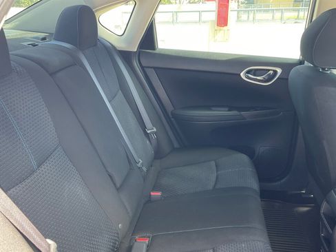 Used 2019 Nissan Sentra SR FWD image 17
