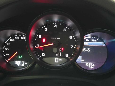 Used 2018 Porsche Macan image 29