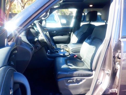 Used 2023 INFINITI QX80 Sensory w/ All-Season Package image 3