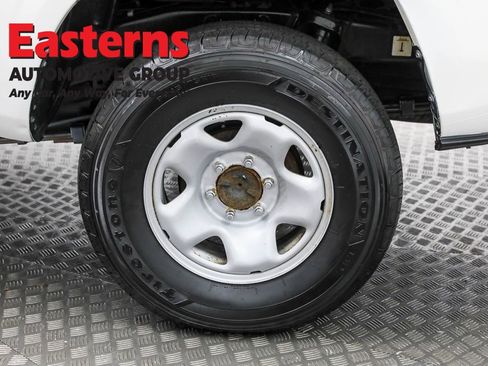 Used 2020 Toyota Tacoma SR image 31