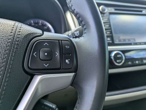Used 2016 Toyota Highlander Limited FWD image 31
