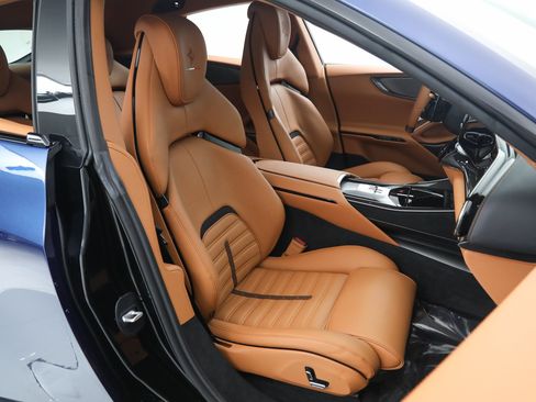 Certified 2024 Ferrari Purosangue image 21