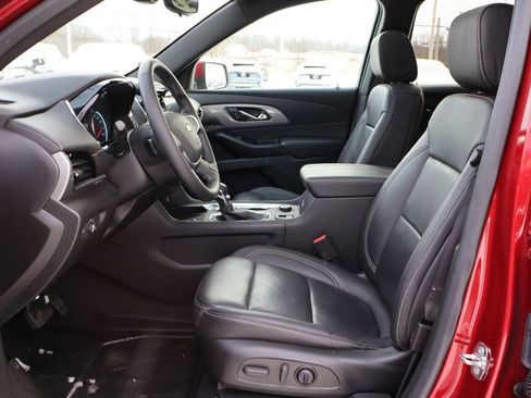 Used 2023 Chevrolet Traverse LT w/ LT Premium Package image 13