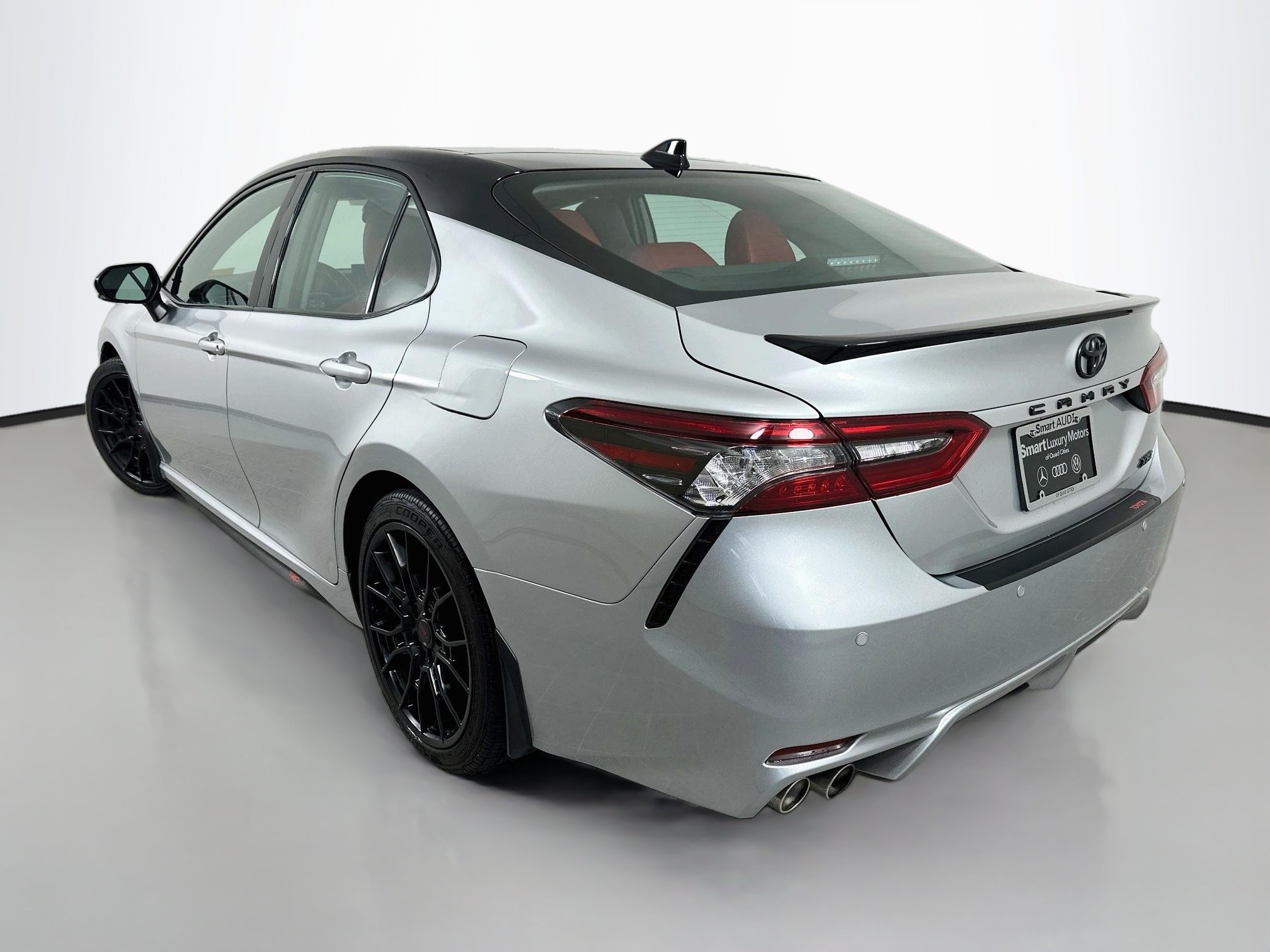 Used 2021 Toyota Camry XSE w/ Navigation Package FWD image 5