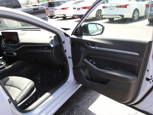 Certified 2023 Nissan Altima 2.5 SR w/ SR Premium Package FWD image 32