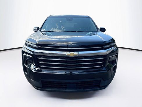 Used 2025 Chevrolet Traverse LT FWD image 8