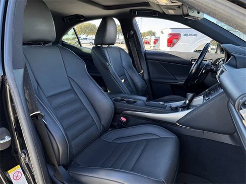 Used 2017 Lexus IS 200t image 29