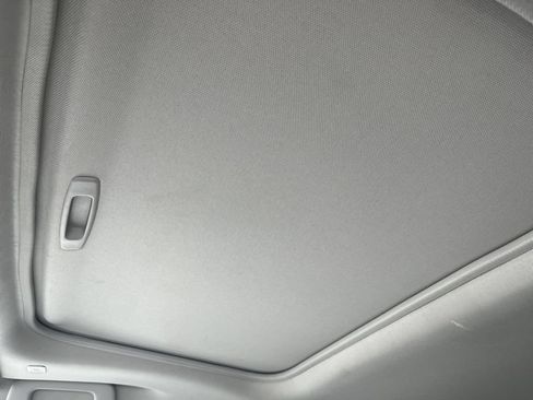 Used 2025 Toyota Sienna XLE w/ XLE Plus Package FWD image 23