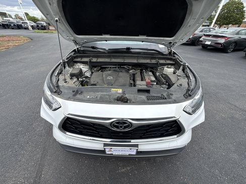 Used 2022 Toyota Highlander Platinum AWD/4WD image 26