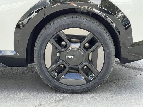 Used 2024 Kia EV9 GT-Line AWD/4WD image 14