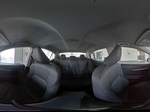 Used 2025 Toyota Camry LE image 41