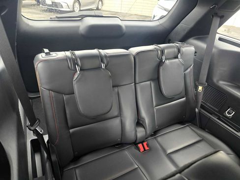 Used 2025 Ford Explorer ST image 17