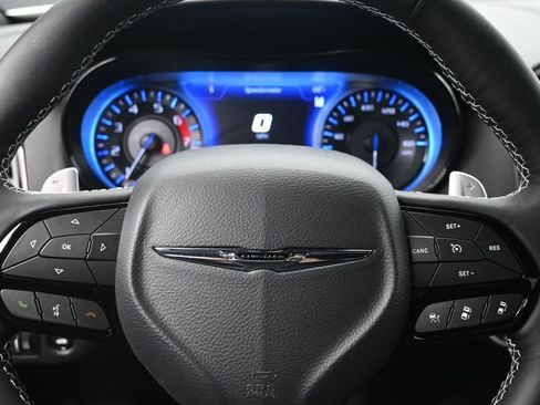 Used 2023 Chrysler 300 C RWD image 14