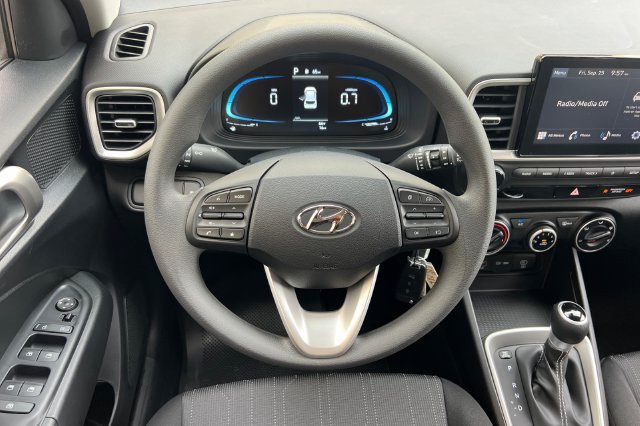 New 2026 Hyundai Venue SE FWD image 13