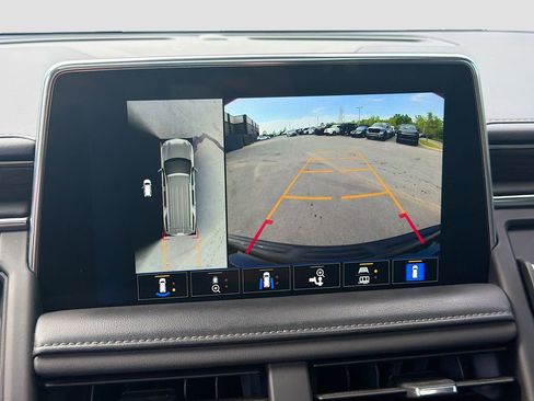 Used 2023 Chevrolet Suburban Z71 w/ Luxury Package image 35