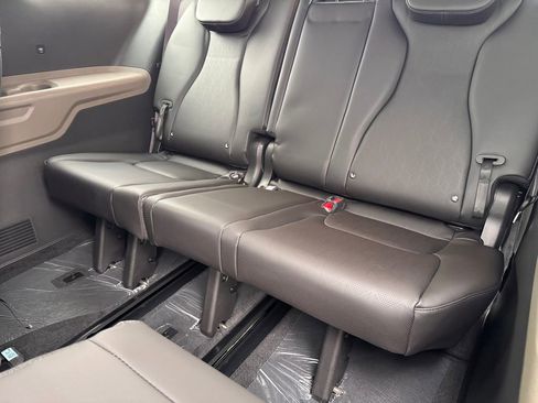 New 2026 Kia Carnival image 25