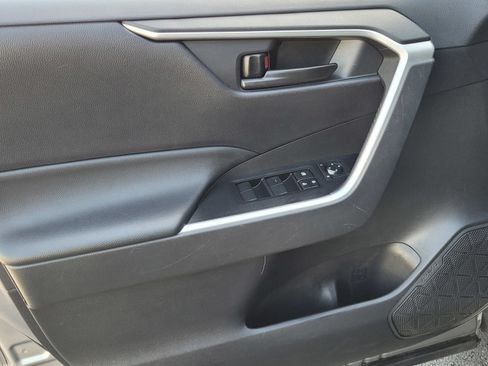 Used 2023 Toyota RAV4 LE AWD/4WD image 18