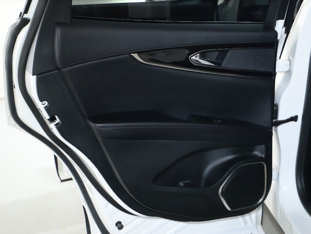Used 2022 Lincoln Nautilus FWD image 14