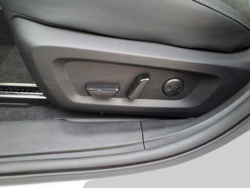 New 2025 Mitsubishi Outlander SE image 15